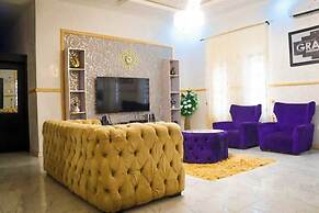 Danny's Shortlet Apartment