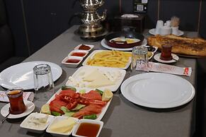 Ren Business Hotel