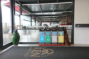 Ren Business Hotel