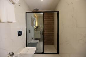 Ren Business Hotel