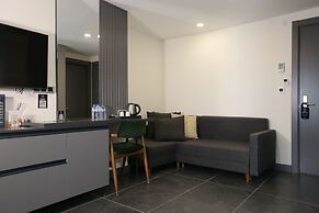 Ren Business Hotel