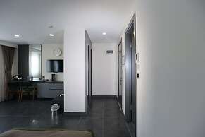 Ren Business Hotel
