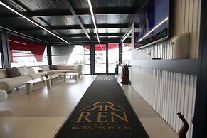 Ren Business Hotel