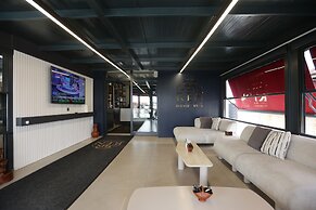 Ren Business Hotel