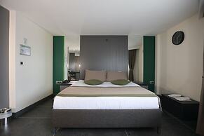 Ren Business Hotel