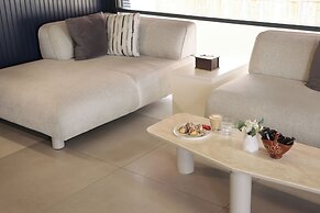 Ren Business Hotel