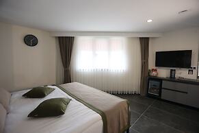 Ren Business Hotel
