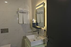 Ren Business Hotel