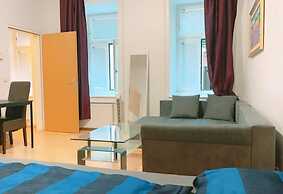 Bright Vienna 1BR Apartment Near Danube
