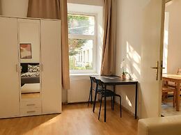 Central & Simple 1BR Apartment with WIFI