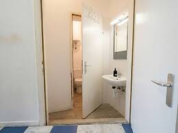 Central & Simple 1BR Apartment with WIFI