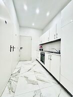 Elegant Five Bedroom Residence Alterlaa