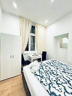 Elegant Five Bedroom Residence Alterlaa