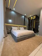 Deluxe Haven Apartment