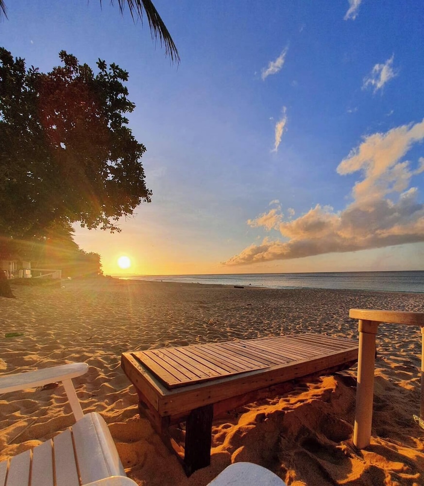 Casa Victoria Beach Resort and Restaurant