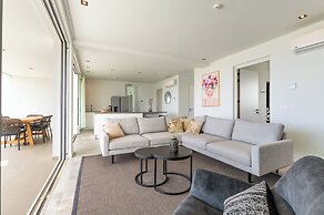 Mambo Beach Holiday Apartments