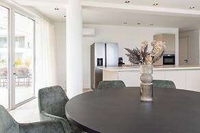 Mambo Beach Holiday Apartments