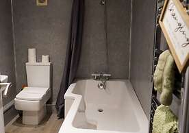 Ivy Cellar With 2 Bedrooms and 1 Bathrooms