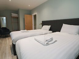 Oak Barn