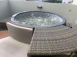 Luxar Suites & Apartments