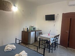 Luxar Suites & Apartments