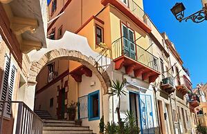 Luxar Suites & Apartments