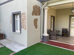 Luxar Suites & Apartments