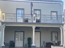 Luxar Suites & Apartments