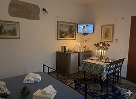 Luxar Suites & Apartments