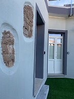 Luxar Suites & Apartments