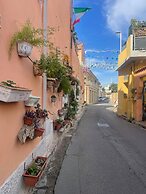 Luxar Suites & Apartments