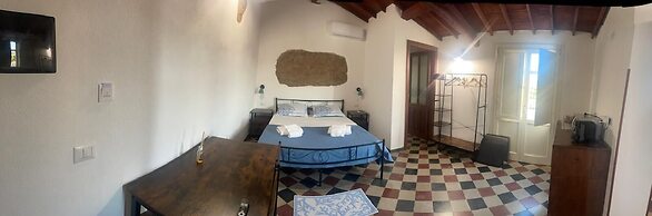 Luxar Suites & Apartments