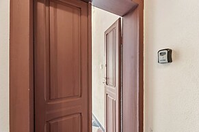 Luxar Suites & Apartments