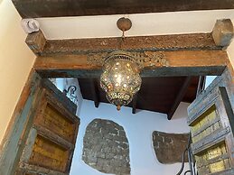 Luxar Suites & Apartments