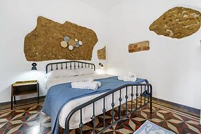 Luxar Suites & Apartments