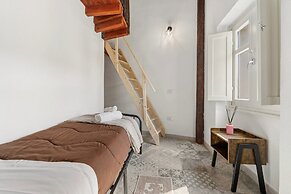 Luxar Suites & Apartments