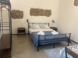 Luxar Suites & Apartments