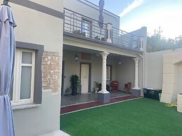 Luxar Suites & Apartments