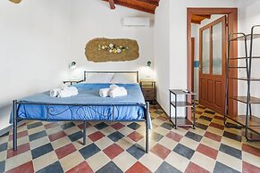 Luxar Suites & Apartments