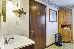 Roaring Spring Horse Farm Getaway w/ Game Room