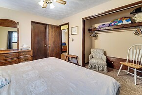 Roaring Spring Horse Farm Getaway w/ Game Room