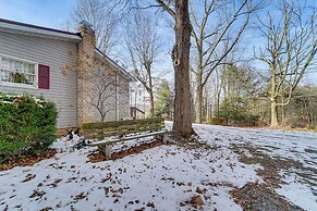 Roaring Spring Horse Farm Getaway w/ Game Room