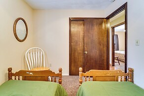 Roaring Spring Horse Farm Getaway w/ Game Room