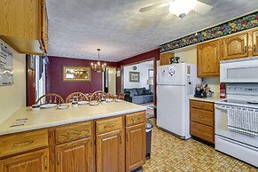Roaring Spring Horse Farm Getaway w/ Game Room