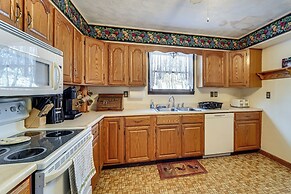 Roaring Spring Horse Farm Getaway w/ Game Room