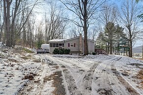 Roaring Spring Horse Farm Getaway w/ Game Room