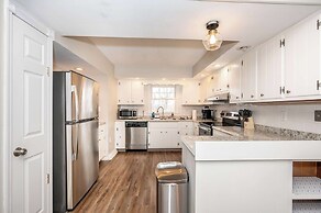 The Terrace Timber House  For 8
