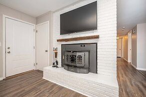 The Terrace Timber House  For 8