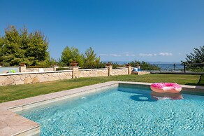 Sunny Villa Tria in Chaniotis