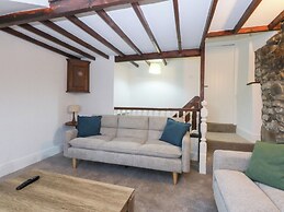 6 Berry Street